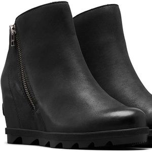 Almost NEW!! Size 8 Sorel. Worn MAYBE 4 times!